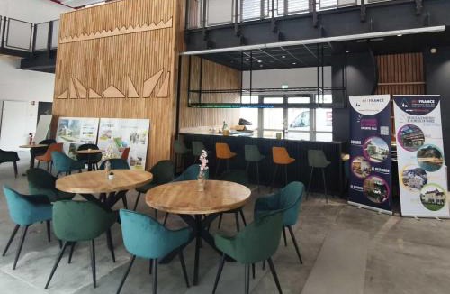Poitiers Hostel | HI Poitiers - La Caserne