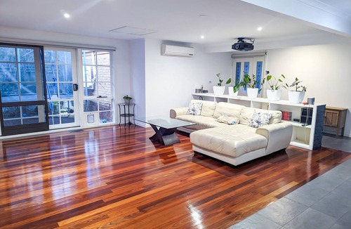 Carnegie House | Hi-Tech Hideaway with Surprises.