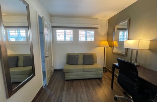 East Manhattan Beach Hotel | Hi View Inn & Suites