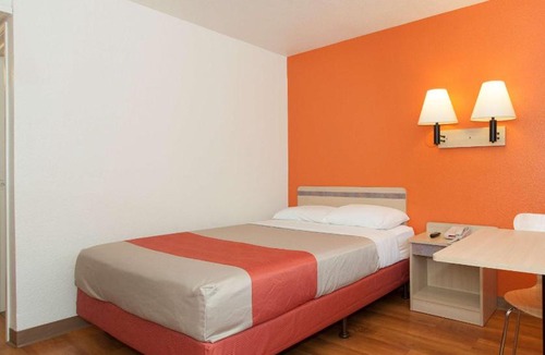 Davis Hotel | Hi - Wheel Flats