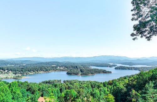 Hiawassee House | Hiawassee Home with Fire Pit and Furnished Deck!