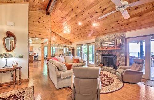 Hiawassee House | Hiawassee Home with Fire Pit and Furnished Deck!