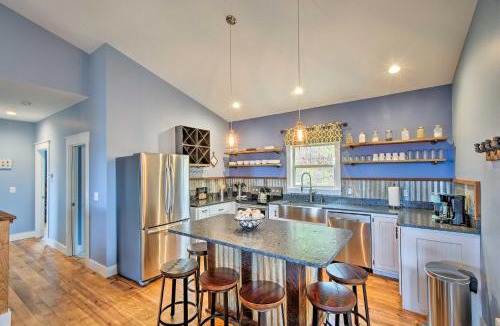 Hiawassee House | Hiawassee Home with Views Less Than 1 Mi to Lake Chatuge