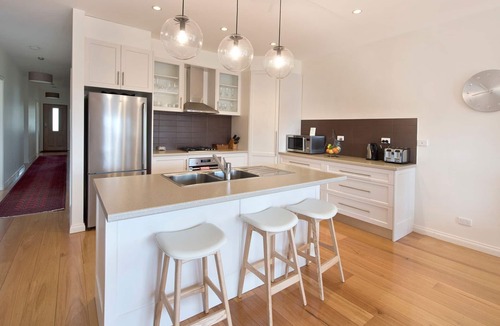 Hepburn Springs House | Hibernate - Gully Views, Stone Bath, Great Spaces