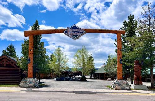 West Yellowstone Resort | Hibernation Station