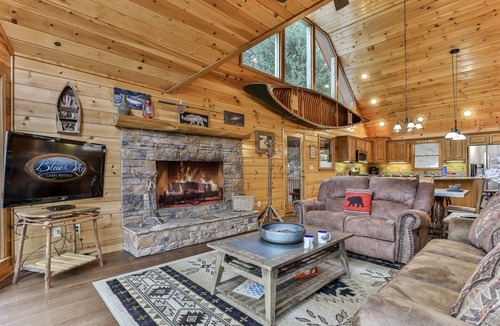 McCaysville Cabin | Hibernation Station | Blue Ridge, GA