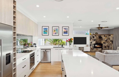 Wamberal House | Hibiscus by Coast Hosting