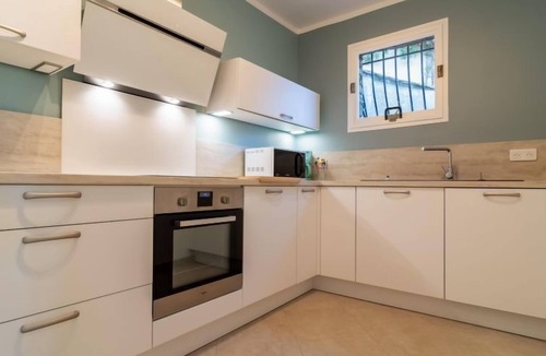 Le Rayol Apartment | Hibiscus by Interhome