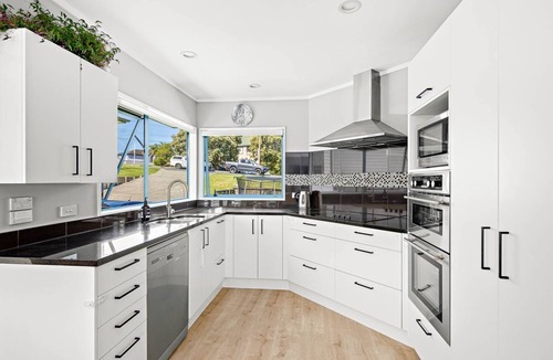 Stanmore Bay House | Hibiscus Coastal Retreat