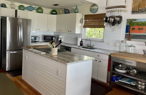Placida House | Hibiscus House! Beach front - pet friendly