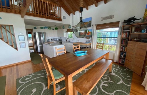 Placida House | Hibiscus House! Beach front - pet friendly