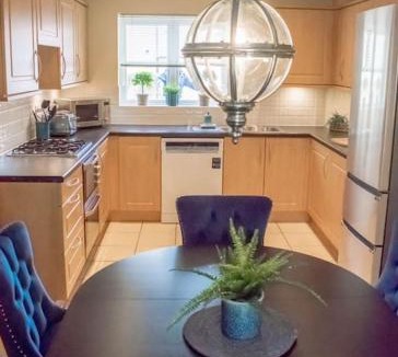 Carterton House | Hibiscus House