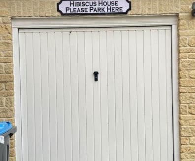 Carterton House | Hibiscus House