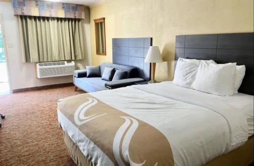 Galloway House | Hibiscus Inn & Suites