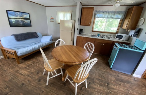 Pittsburg Cabin | Hickory Grove Hideaway - Cabin 8