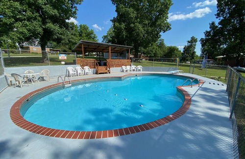 Pittsburg Cabin | Hickory Grove Hideaway - Cabin 8