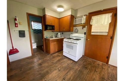 Pittsburg Cabin | Hickory Grove Hideaway - Cabin 1