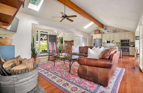 Lowell House | Hickory Haven-Direct Lake Access-Furnished Patio