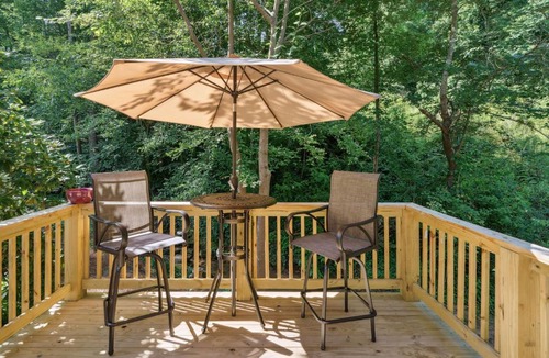 Hickory Apartment | Hickory Hideaway Pet-Friendly Haven with Fire Pit!