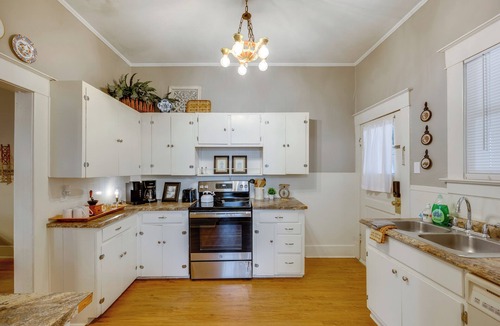 Texarkana House | 'Hickory Hill House' < 1 Mi to Downtown Texarkana!