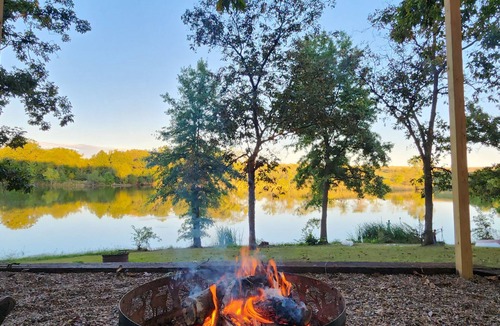 Davis County Cabin | Hickory Lake Getaway