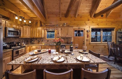 South Bloomingville Cabin | Hickory Ridge-Cabin less than 10 miles away from main state parks.