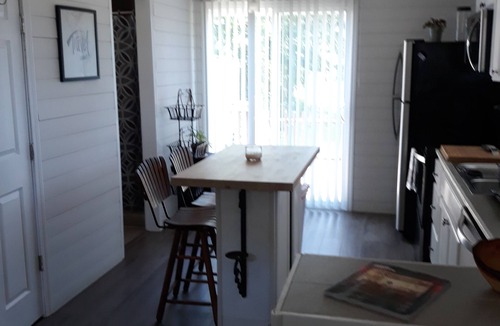 Hickory House | Hickory Tiny House, short and long term rentals