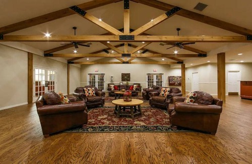 Branson Apartment | HICV Holiday Hills Resort 2BR Suite FRIDAY Check-In