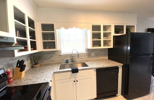 Albany House | Hidden 4BR Oasis