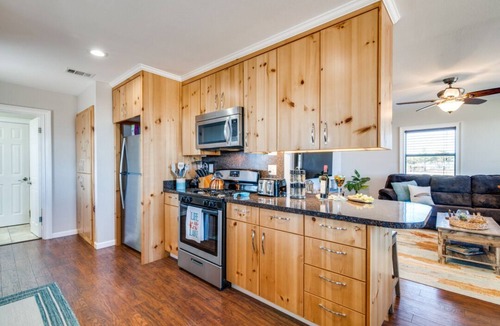 Westminster Cottage | Hidden 8 Acre Get Away+ Private Fishing Pond