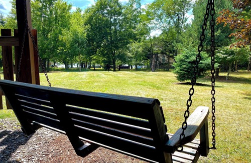 Mount Storm House | Hidden Bliss-Large 4 bedroom home at Mt Storm Lake