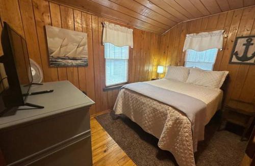 East Tawas House | Hidden Cabin Getaway