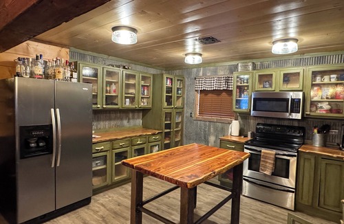 Bowring Cabin | Hidden Cabin in the Woods