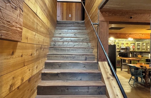 Bowring Cabin | Hidden Cabin in the Woods