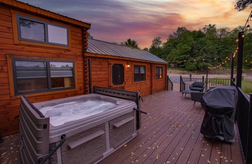 Shippenville Cabin | Hidden Creek Hideaway w/Hot Tub & Views + Fire Pit