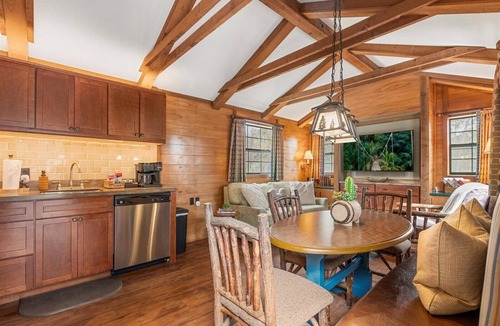 Loughman Cabin | Hidden Disney Cabin w/playground- Close to theme parks!