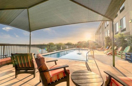 Marble Falls Hotel | Hidden Falls Inn