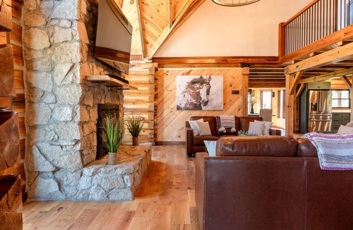 Logan Ski Chalet | Hidden Falls Lodge in Hocking Hills