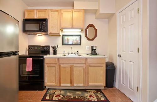 Fells Point House | Hidden Fells Point Gem/Private Courtyard Patio