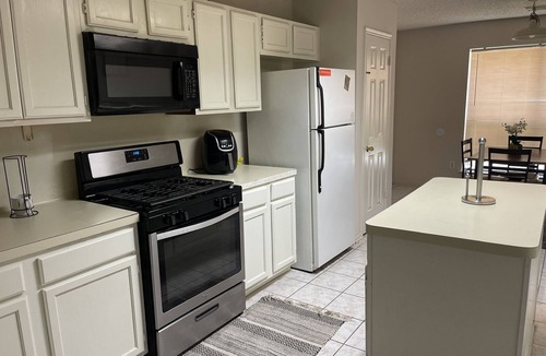 Houston House | Hidden Gem 15 Minutes from IAH Airport