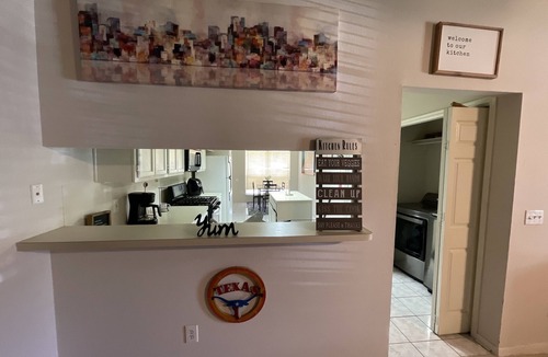Houston House | Hidden Gem 15 Minutes from IAH Airport