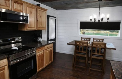 Palestine Cottage | Hidden Gem Cottages: Ruby Cottage
