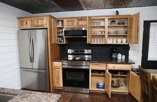 Palestine Cottage | Hidden Gem Cottages: Ruby Cottage