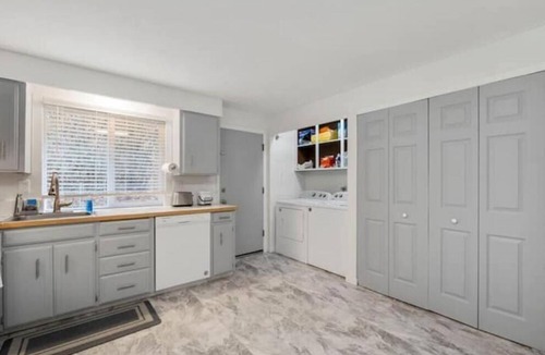 East Olympia House | Hidden Gem Duplex