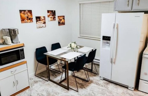 East Olympia House | Hidden Gem Duplex