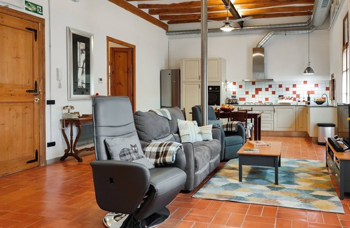 Barbera de la Conca House | Hidden gem with spectacular rooftop chillout area