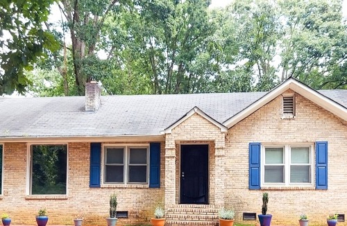 Southwestern House | Hidden Gem Getaway on a Hill