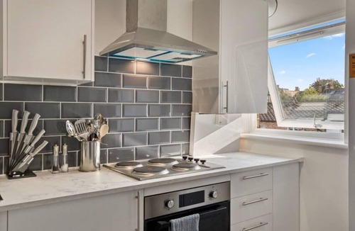 Shaftesbury Apartment | Hidden Gem in Battersea