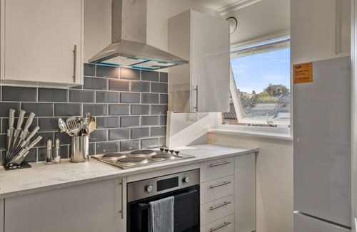 Shaftesbury Apartment | Hidden Gem in Battersea