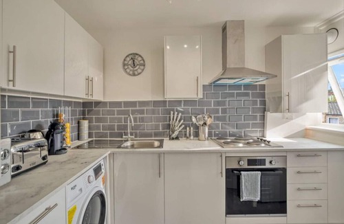 Shaftesbury Apartment | Hidden Gem in Battersea